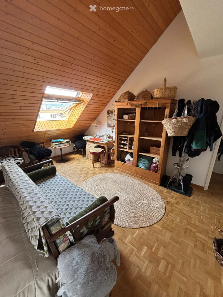 Grande chambre à sous-louer