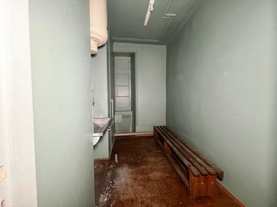 Geräumige Räume von etwa 220m² in der Innenstadt – Foto 11 von 13