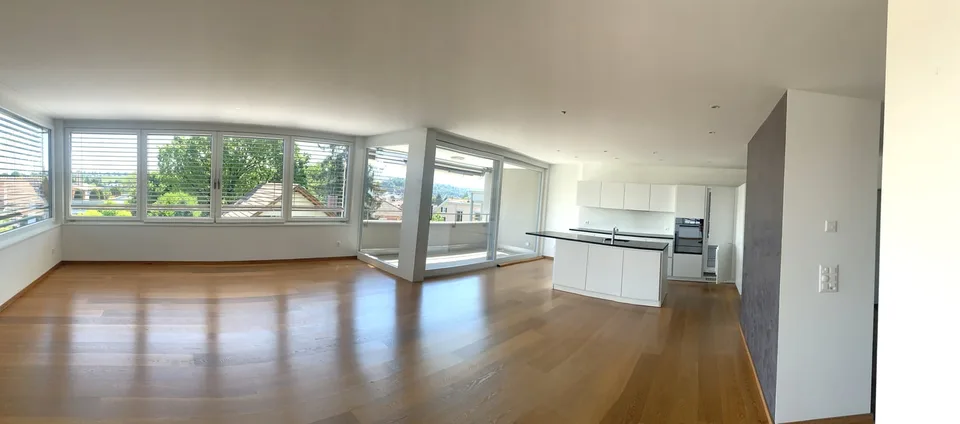 Abitazione moderna in una piccola casa multifamiliare