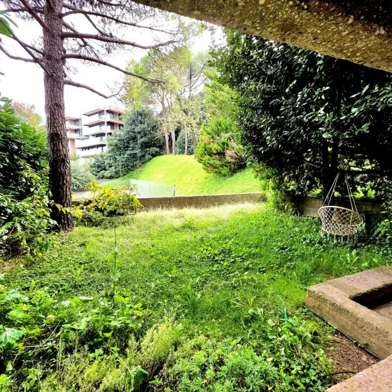 Zu vermieten im Lidorama Park - Paradiso 2.5 Zimmer mit Garten