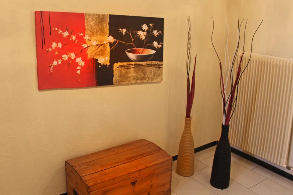 Studio double classiquement aménagé avec lit à ressorts (meublé)