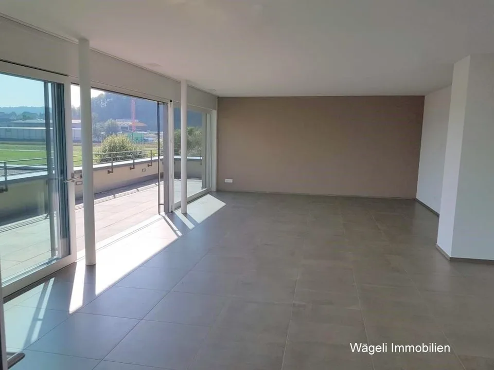 Uffici moderni di 5 locali con balcone a Nesselnbach