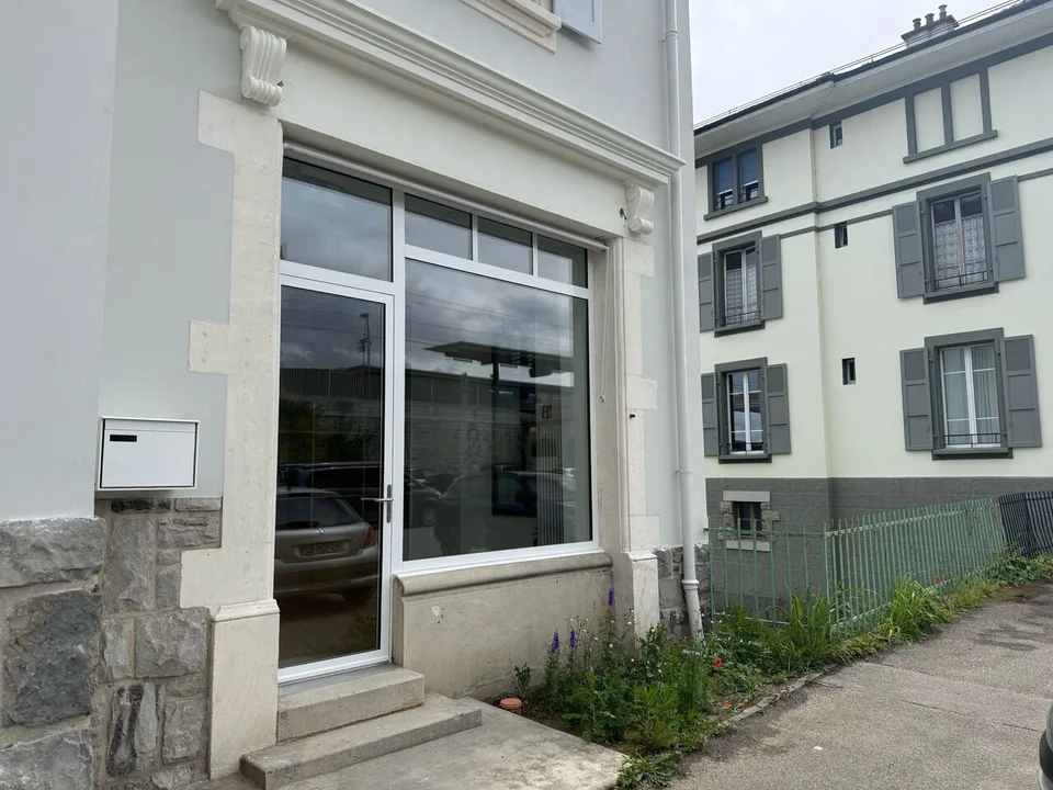 In affitto - Arcata commerciale - Avenue de la Gare 22 a 1180 Rolle