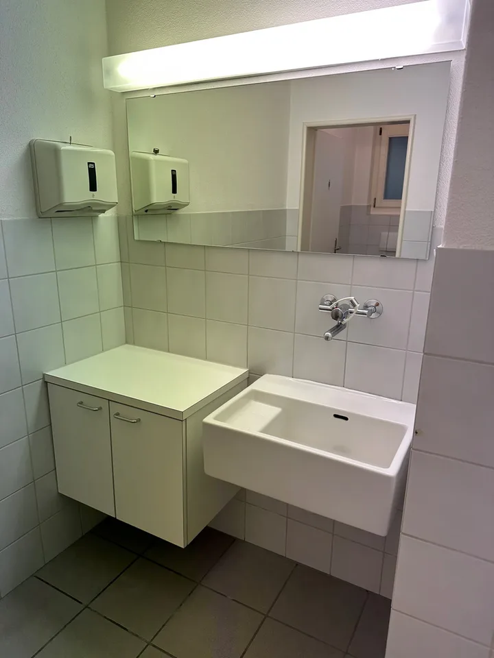 Un tout immeuble pour votre entreprise – photo 11 sur 12