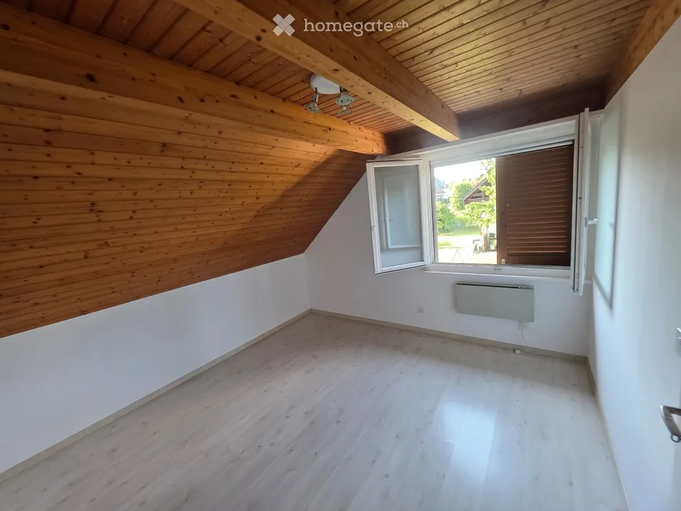 Stanze luminosa in una casa tranquilla