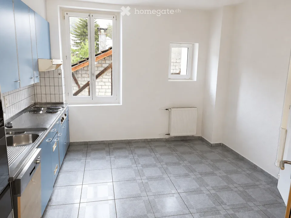 Ampio appartamento di 4.5 locali a Beringen tranquillo