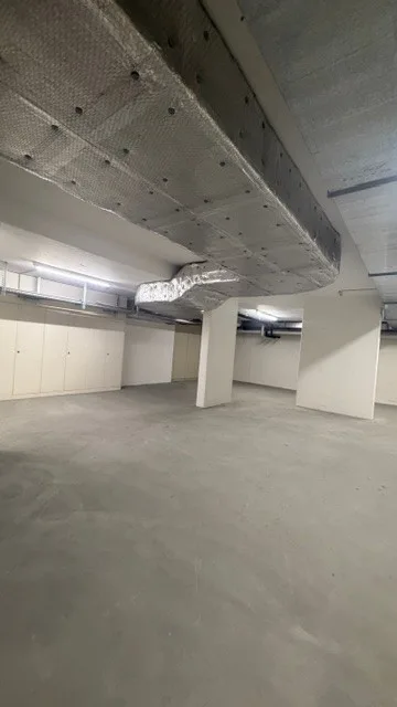 Lagerraum mit Rollregalen nähe Belp Flughafen