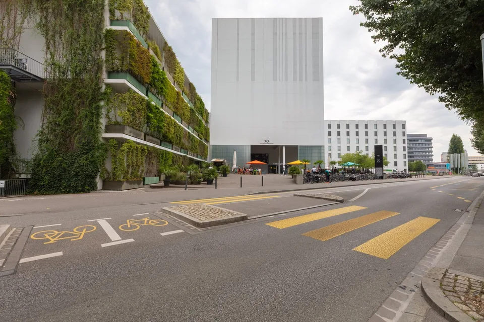 Privater Büroraum für 3 in Regus Stücki Village