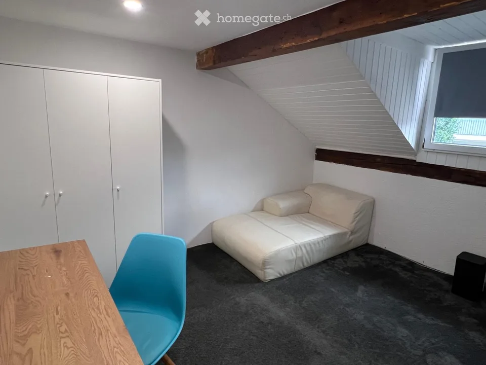 Möbliertes Zimmer