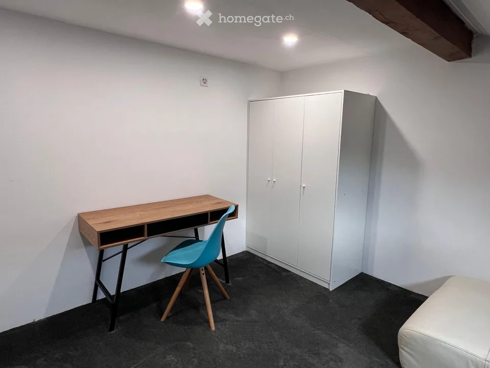 Möbliertes Zimmer