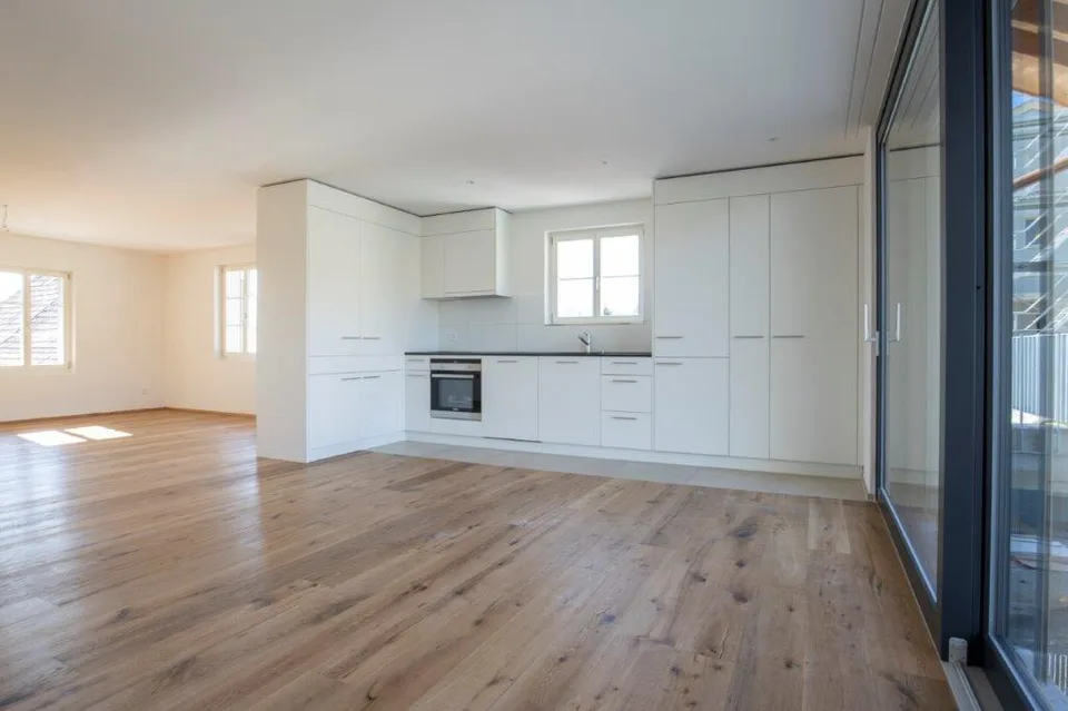 Appartamento nuovo luminoso e moderno in una posizione tranquilla