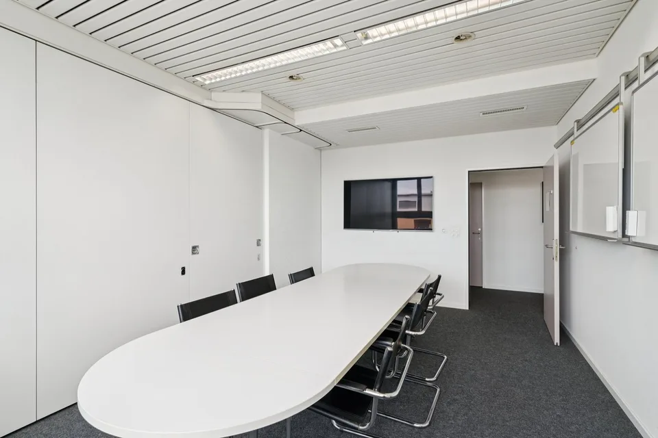 Attraktives Büro direkt am Bahnhof Nänikon-Greifensee – Foto 7 von 8