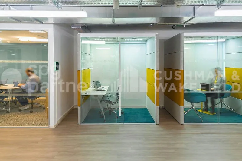 820 m² of high-end offices, two steps from the lake – photo 10 of 13