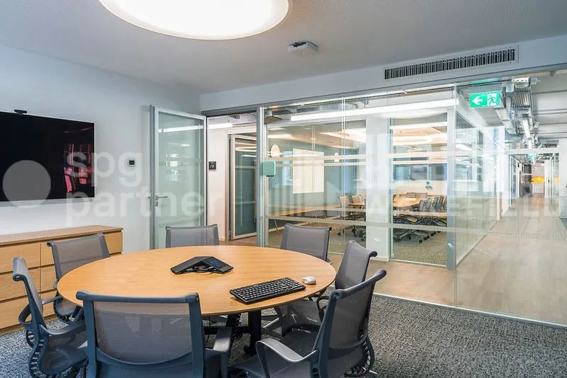 820 m² de bureaux haut standing à deux pas du lac