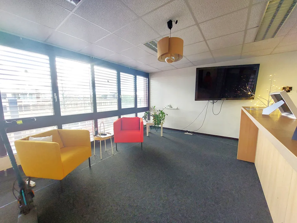 Bureau/atelier léger 42 m2