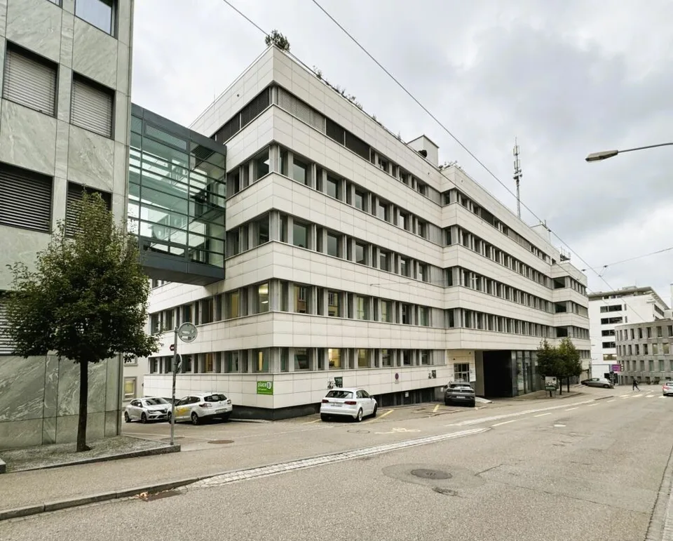 Ufficio luminoso in posizione centrale