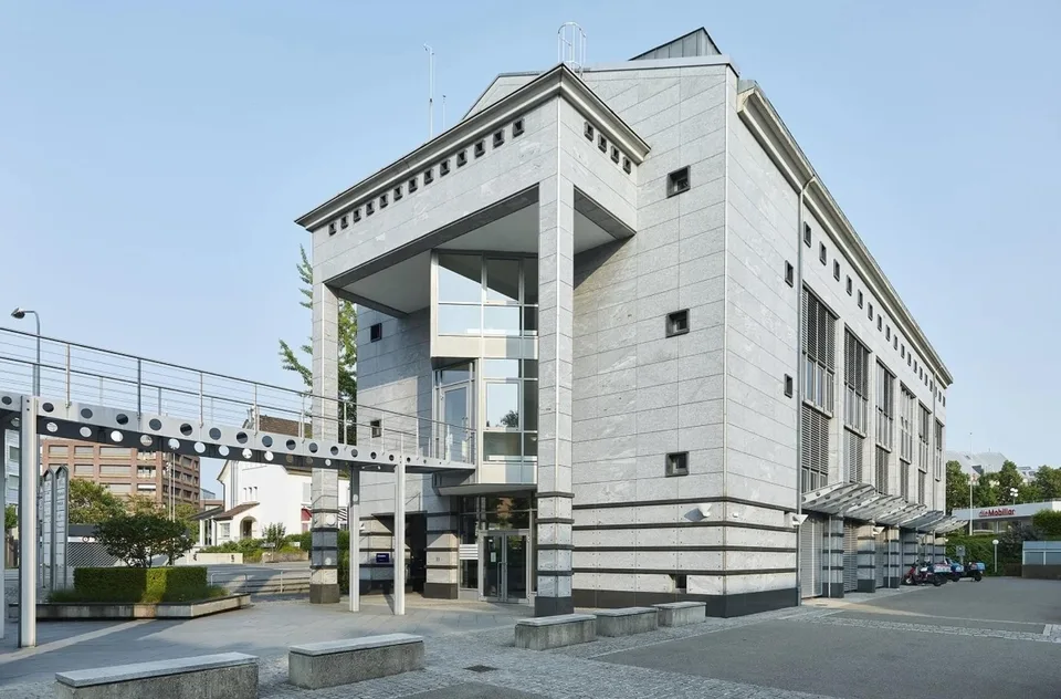 Helle Bürofläche im Dachgeschoss an zentraler Lage - Profitiere vom Angebot