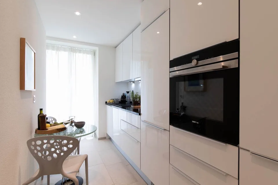 Appartamento arredato di 3 locali con balcone a Zürich Wiedikon
