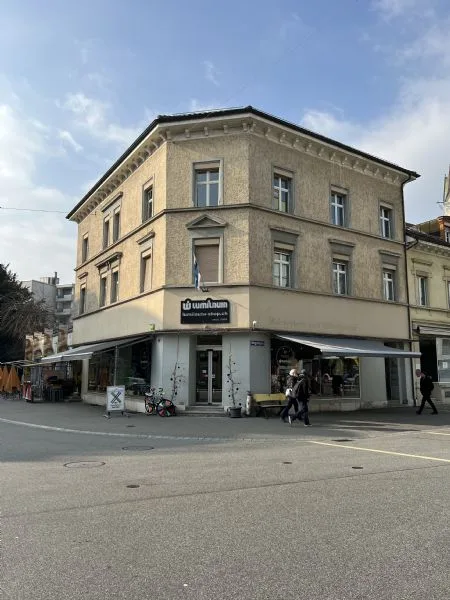 Komplett sanierte 4-Zimmerwohnung im Hammer