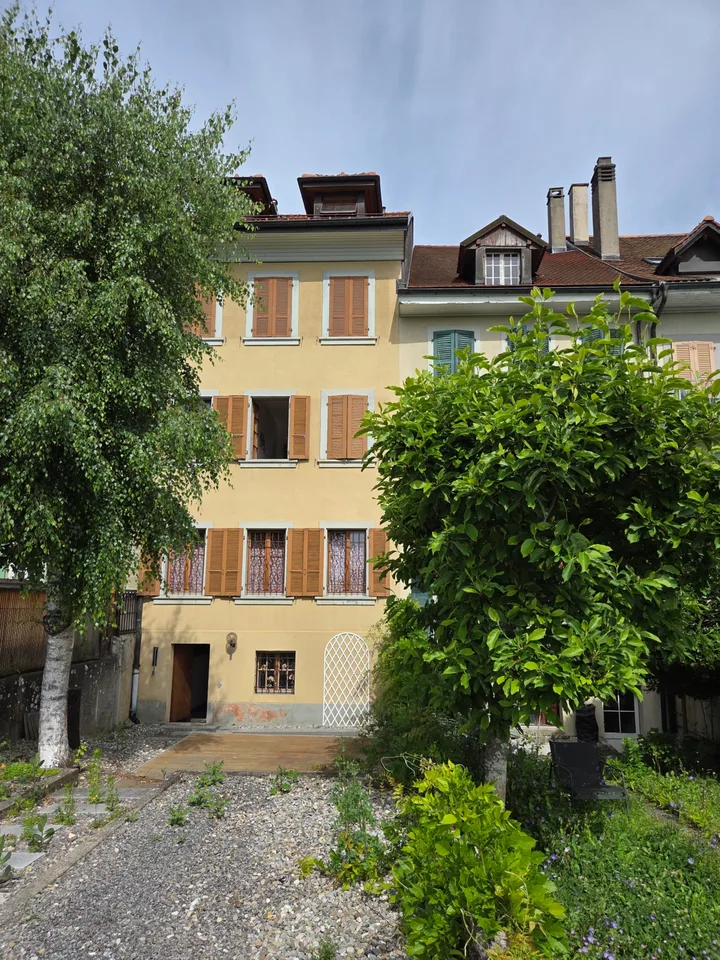 ROMONT - RTE DE L'EGLISE - RAVISSANT IMMEUBLE AVEC TERRAIN SEPARE