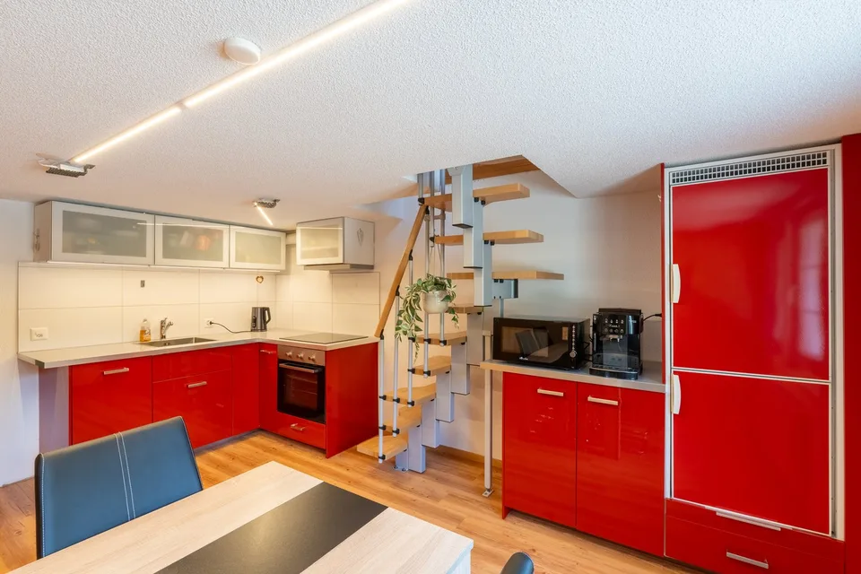 Chalet multifamiliare con 3 appartamenti e vista montana idillica
