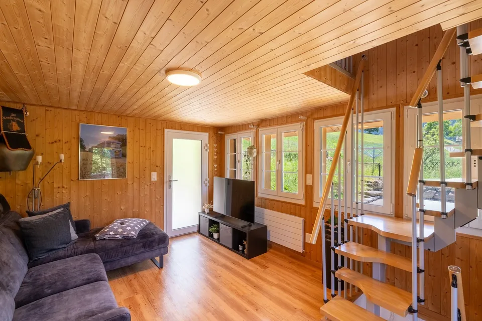 Chalet multifamiliare con 3 appartamenti e vista montana idillica
