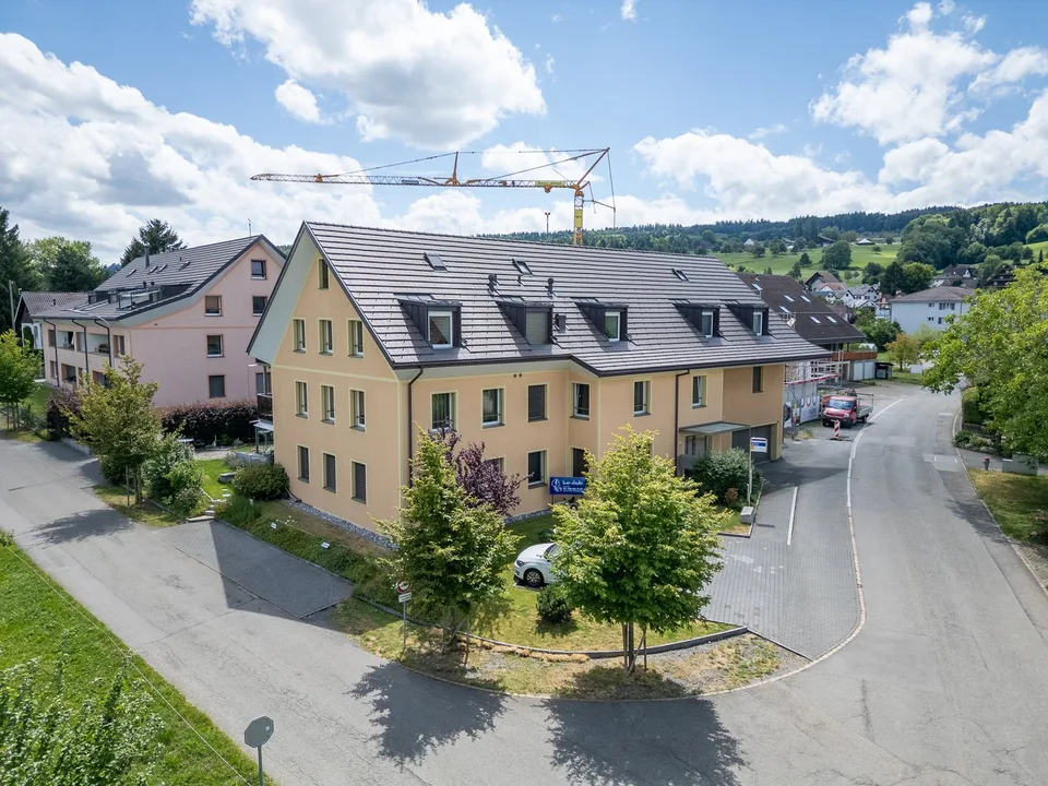 Neuwertige Wohnung mit ansehnlichen Flächen