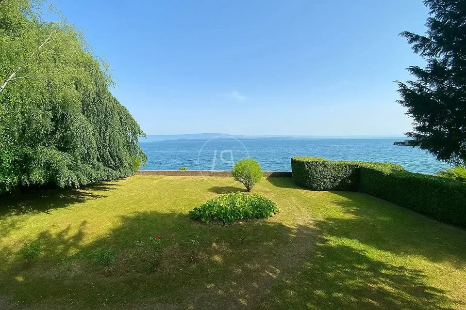 Exceptional Waterfront Plot and Villa Project – photo 7 of 12