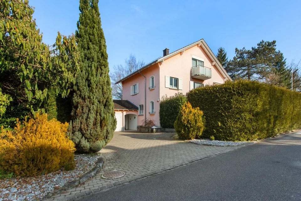 Grosszügiges 10 ½-Zimmer-Einfamilienhaus mit vielseitigem Nutzungspotenzial! – Foto 17 von 20