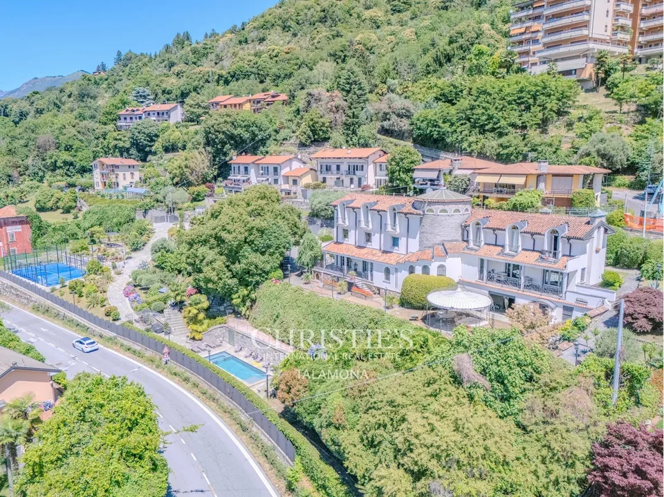 Exklusive Villa am Ufer des Lago Maggiore – Foto 6 von 13