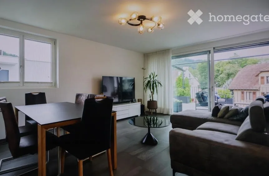 Charmante 5.5-Zimmer-Dachwohnung mit Bergblick in Büsserach