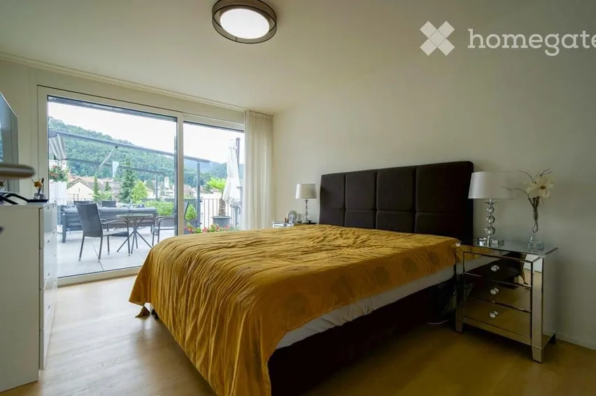 Charmante 5.5-Zimmer-Dachwohnung mit Bergblick in Büsserach – Foto 7 von 14