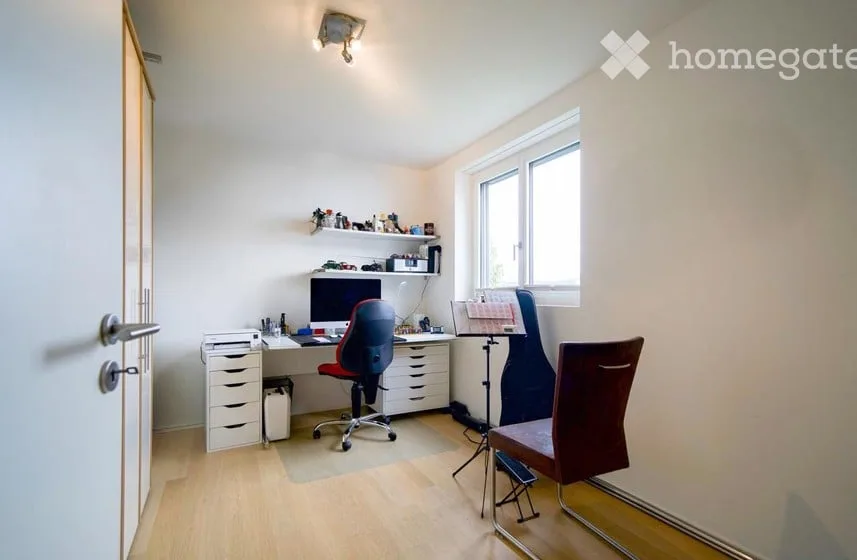Charmante 5.5-Zimmer-Dachwohnung mit Bergblick in Büsserach – Foto 9 von 14
