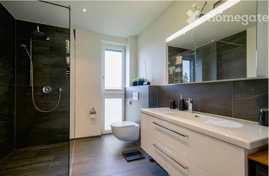 Charmante 5.5-Zimmer-Dachwohnung mit Bergblick in Büsserach