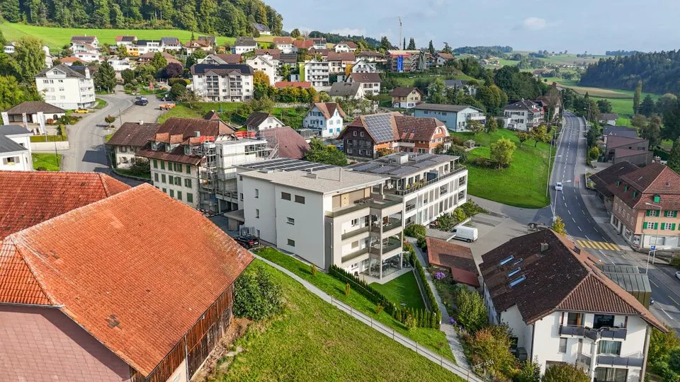 Moderne 4.5-Zimmer-Wohnung mit Landschaftsblick in Grossdietwil – Foto 19 von 24