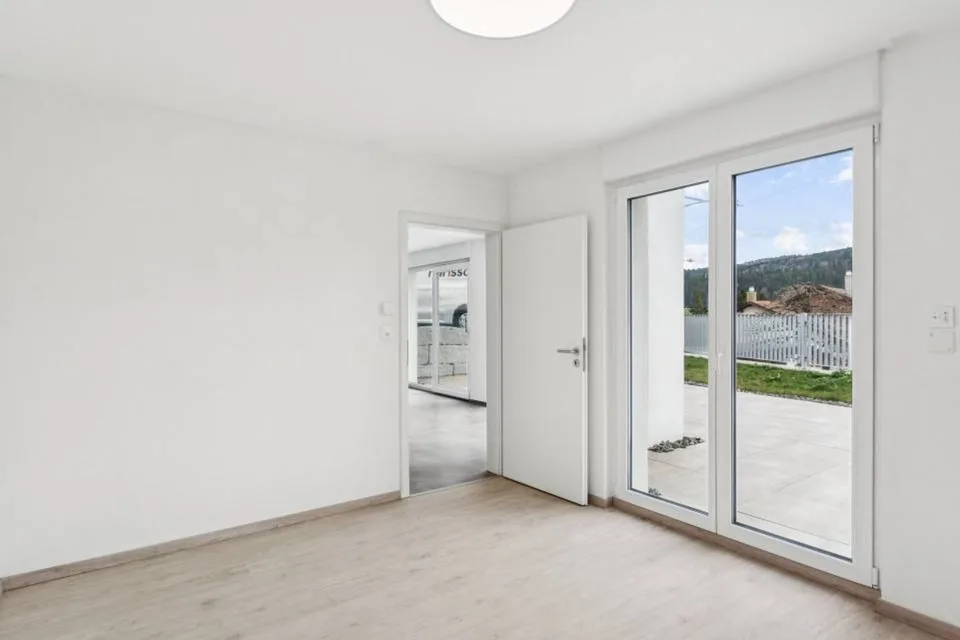 Die Erreichbare Exzellenz: Ihre neue Villa ab CHF 800.- pro Monat – Foto 13 von 13