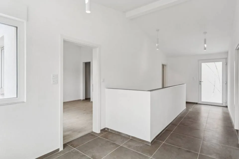Die Erreichbare Exzellenz: Ihre neue Villa ab CHF 800.- pro Monat – Foto 10 von 13