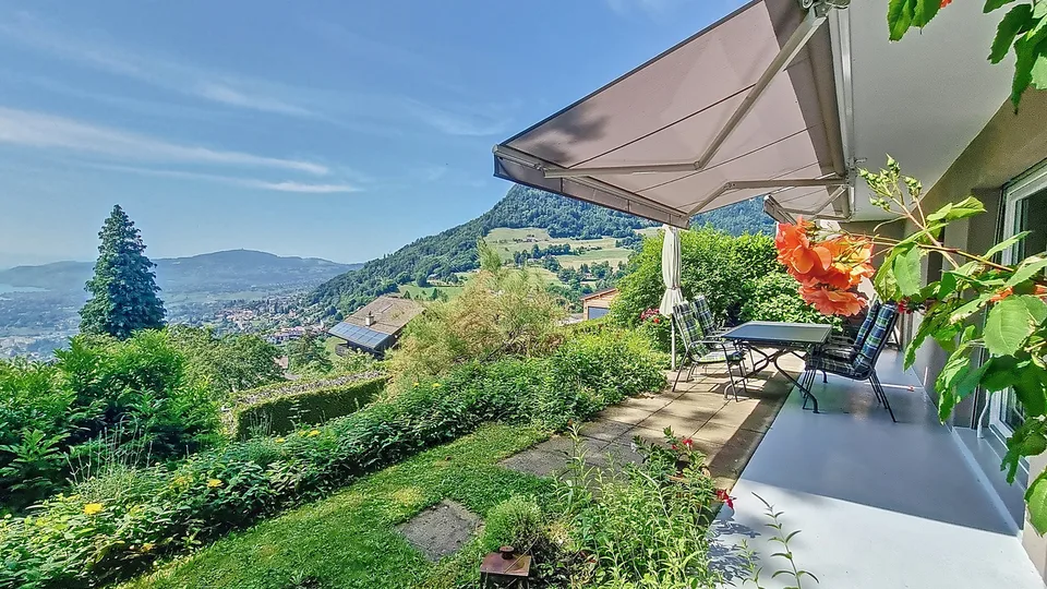 Villa bifamiliare con vista mozzafiato