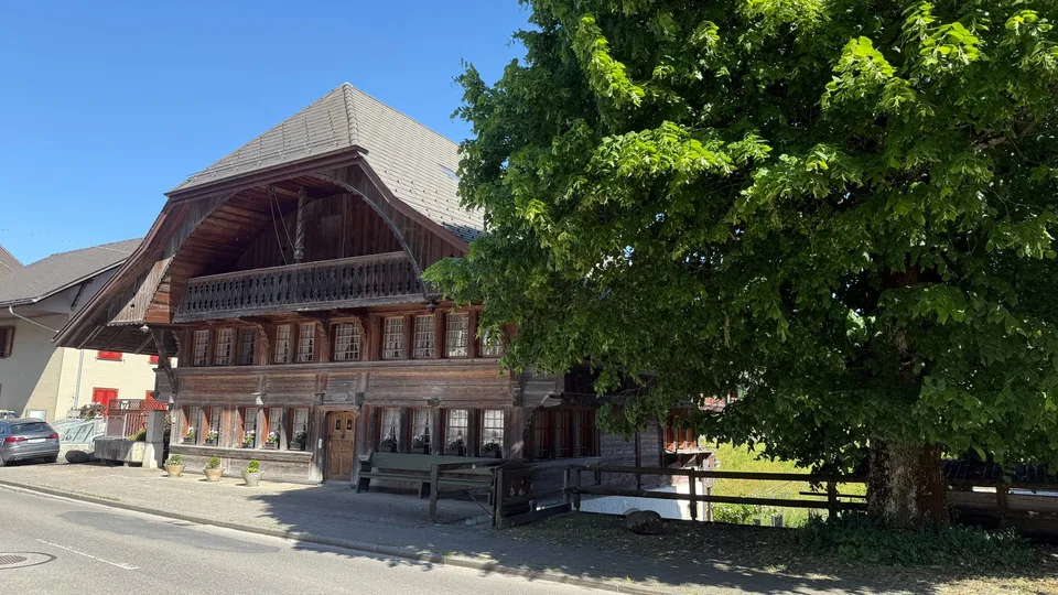 Bijoux 4-Parteienhaus