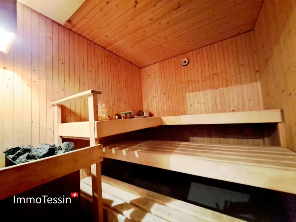 Exklusive Luxus Villa mit Hallenbad, Garten & Seesicht an top Lage, mit eigenem Wald für 100% Privacy nähe Lugano – Foto 13 von 13