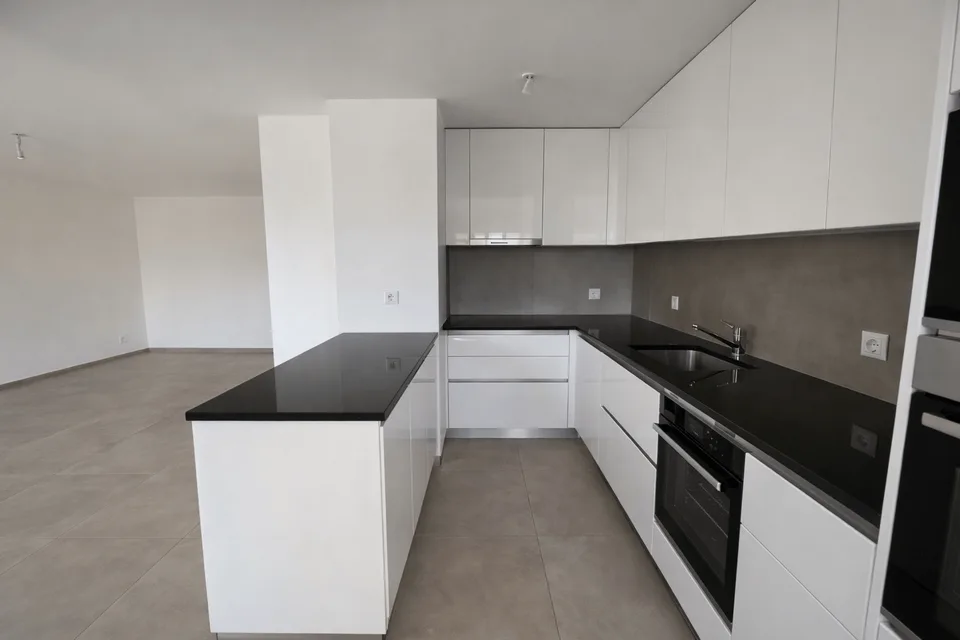 Appartamento di 4.5 locali - 118 m² - 2 posti auto - Interamente ristrutturato