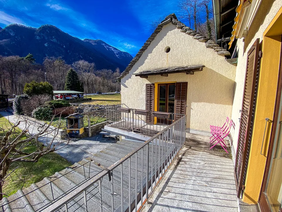 Maison de campagne exclusive avec 2 500 m² de terrain à Maggia – photo 14 sur 29