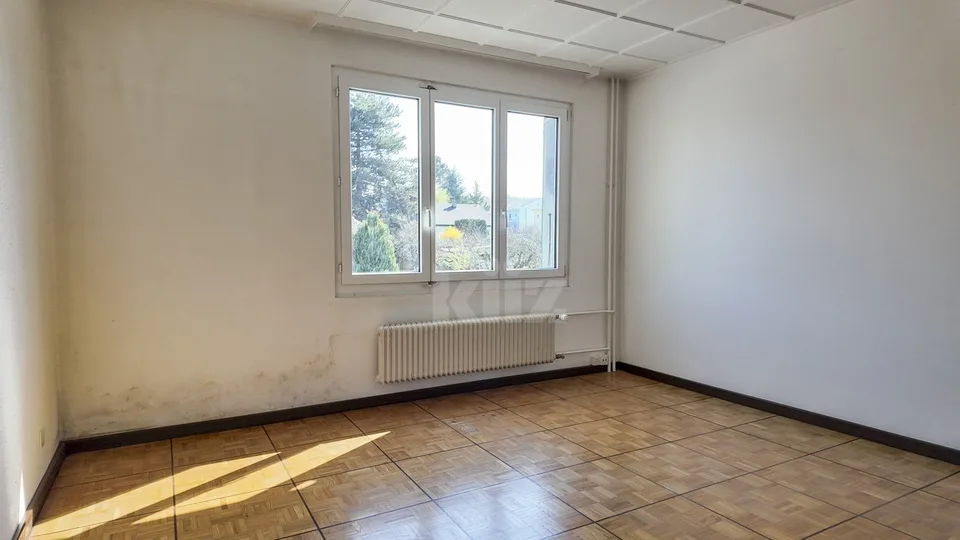 Gebäude mit zwei Wohnungen und Erweiterungspotenzial