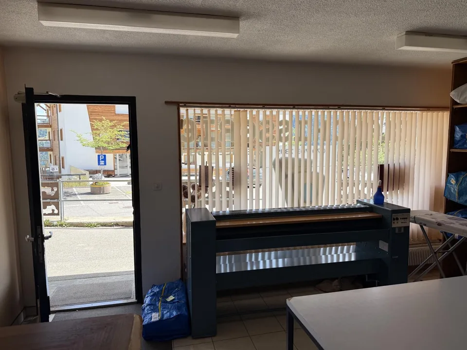 A vendre à la Tzoumaz un local commercial utlisé actuellement comme blanchisserie