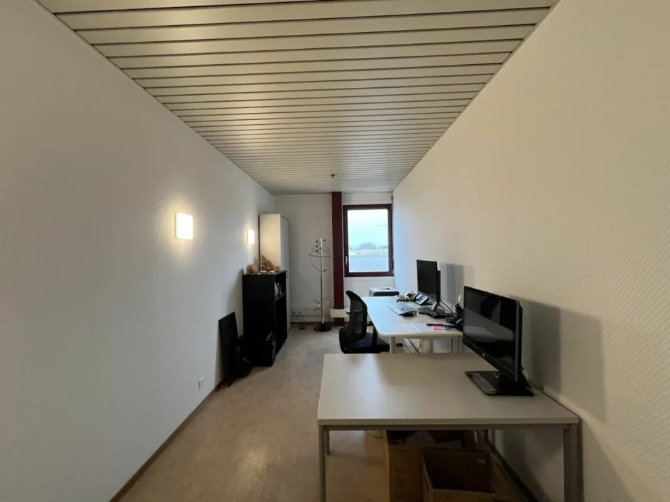 Rendita lorda prevista dell'8,69 % - Uffici/commerciale di 652 m²