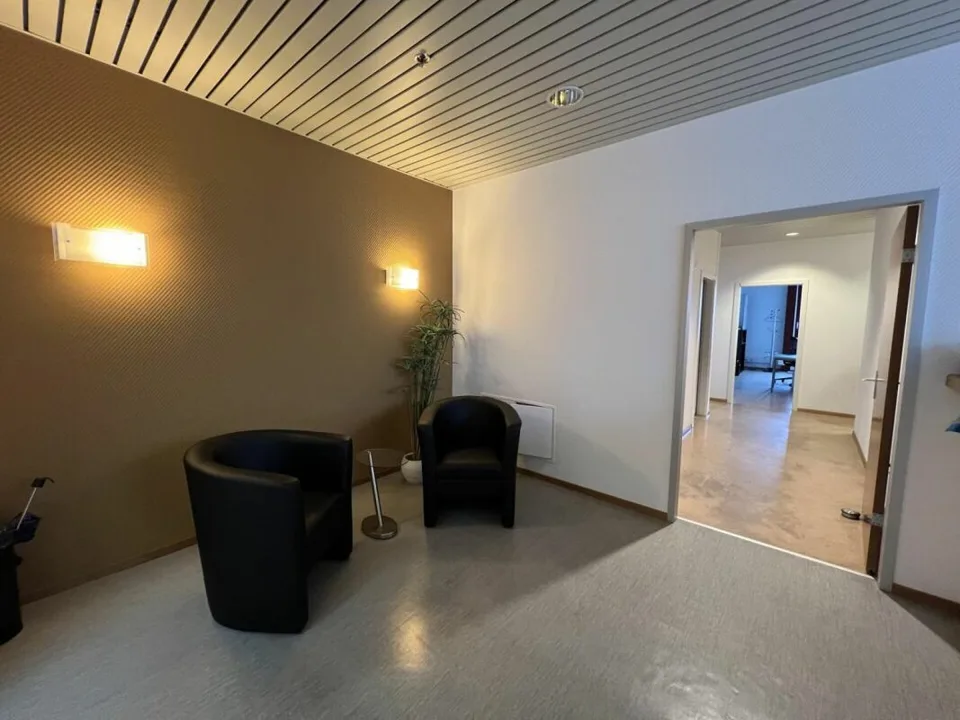 Rendita lorda prevista dell'8,69 % - Uffici/commerciale di 652 m²