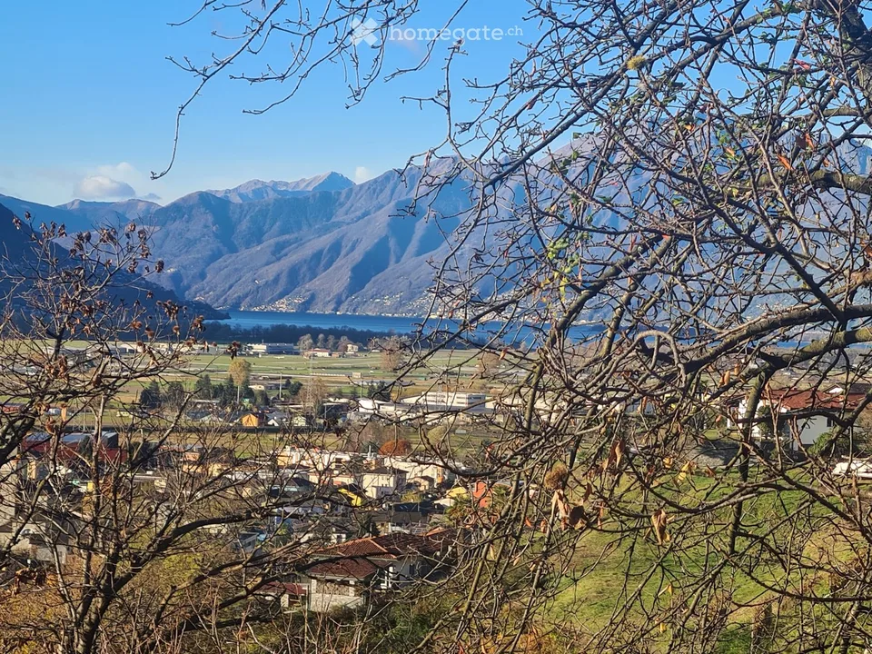 VERKAUFT VILLA IN CUGNASCO MIT SEEBLICK