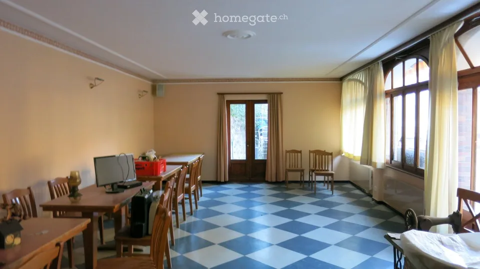 CASA CON RISTORANTE E ATTICO O TRASFORMABILE IN PALAZZINA