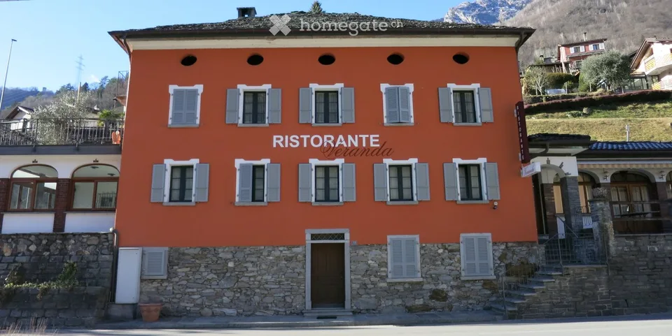 CASA CON RISTORANTE E ATTICO O TRASFORMABILE IN PALAZZINA