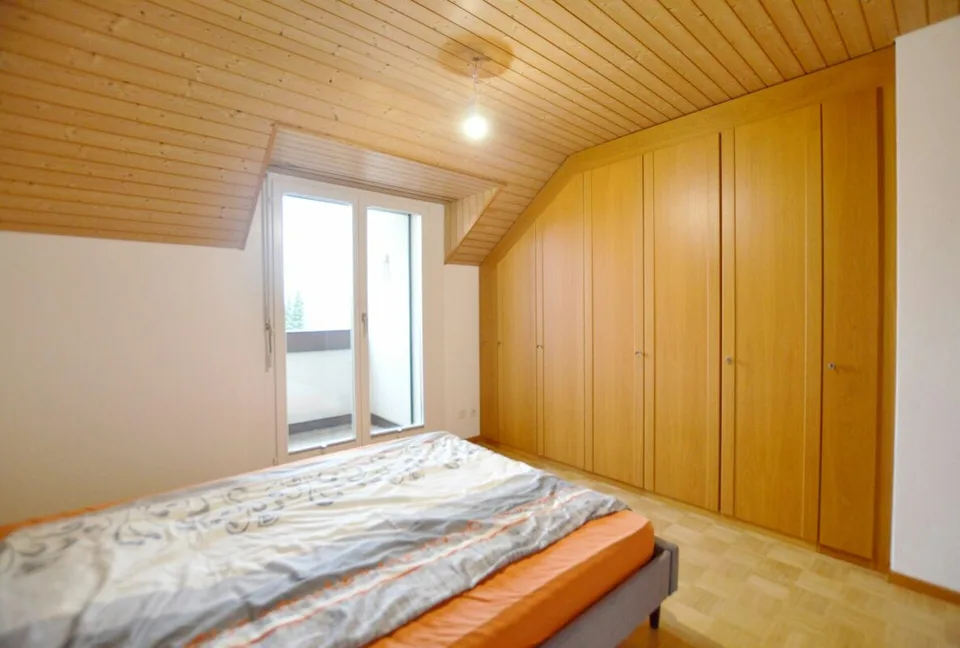 Appartamento in proprietà di 3 1/2 locali con 1 posto auto in parcheggio sotterraneo, concept di stanza confortevole per una vita accogliente